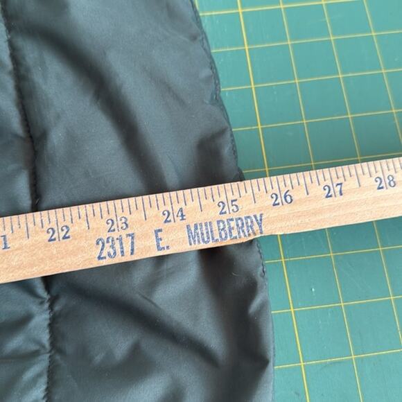 Bagatelle Women's Sleeveless Green Puffer Vest Zip Front Faux Fur Hood sz Small - Picture 6 of 6